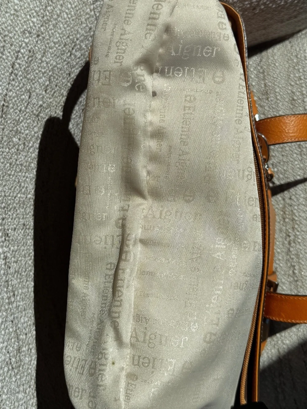 VTG Etienne Aigner Vintage Cognac Leather Shoulder Bag/Tote with Horseshoe Fob